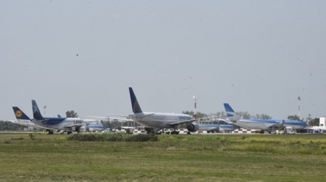 El aeropuerto tuvo pico de arribos por problemas en Ezeiza